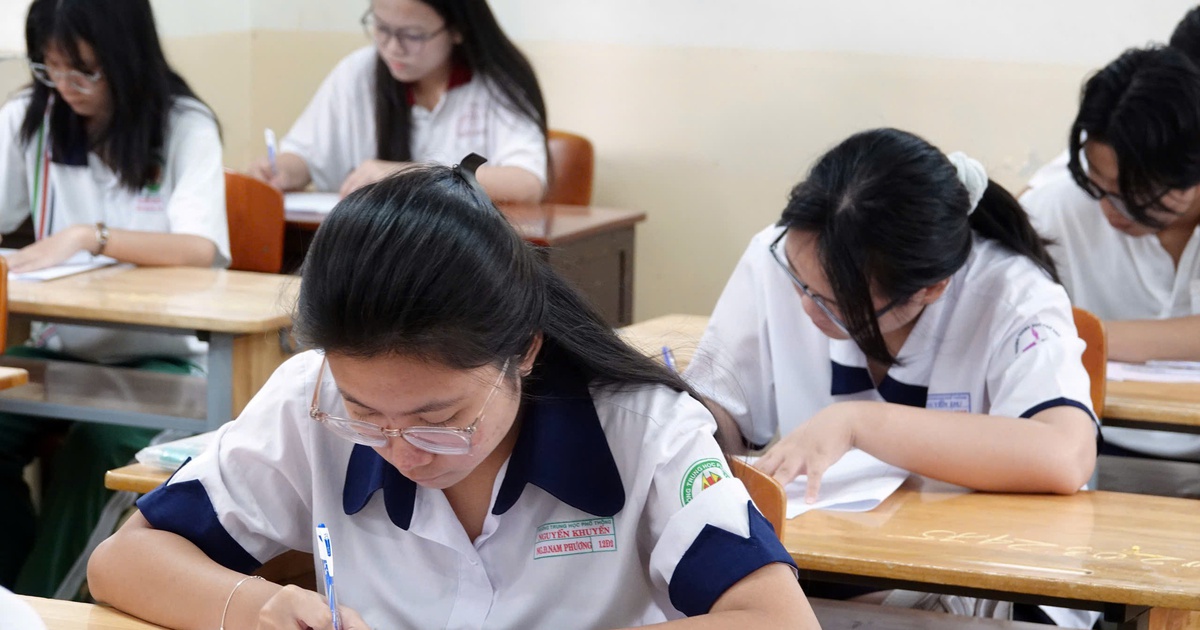 តើ​ចម្លើយ​ប្រឡង​សញ្ញាបត្រ​មធ្យម​សិក្សា​ទុតិយភូមិ​ឆ្នាំ​២០២៥ គួរ​ឆ្លើយ​តប​ទៅ​នឹង​កម្មវិធី​ថ្មី?