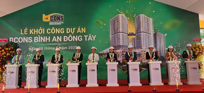 Một doanh nghiệp ở Bình Dương dành 5 tỉ đồng mỗi năm để lập quỹ học bổng- Ảnh 1.