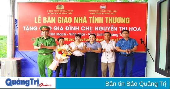Handing over charity house with community support to poor woman in Vinh Thai