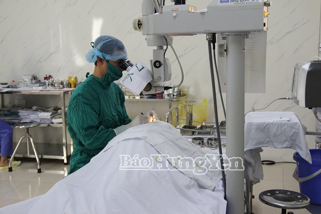العلاج للمرضى في مستشفى هونغ ين للعيون