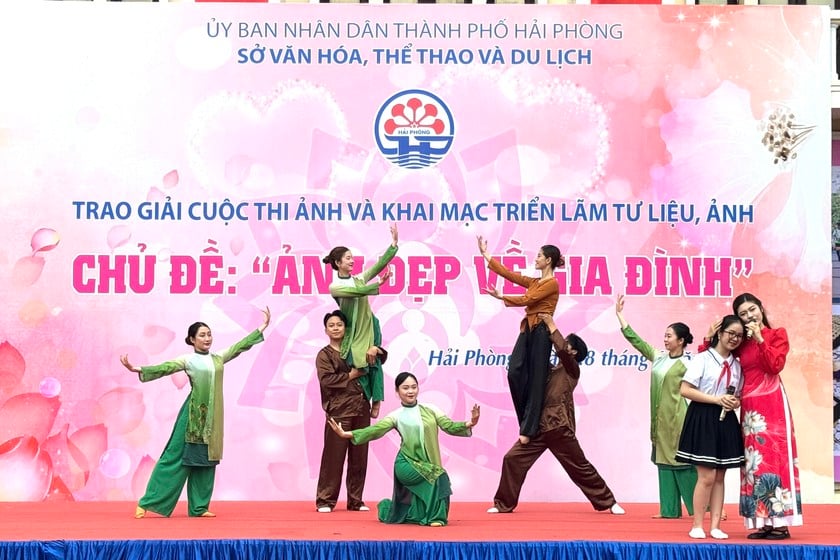Tiết mục văn nghệ đặc sắc tại buổi lễ