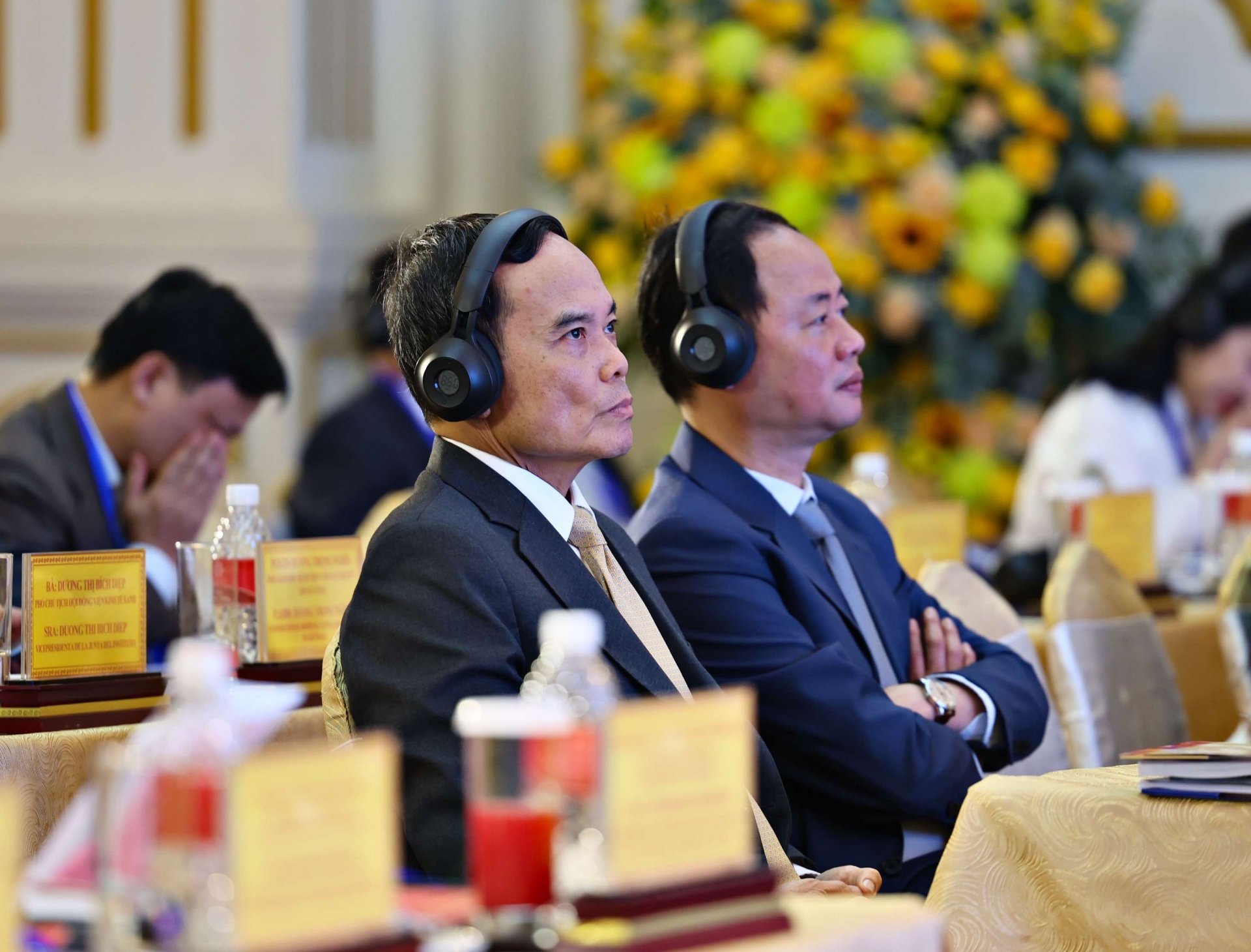 លោក Tran Luu Quang - លេខាគណៈកម្មាធិការមជ្ឈិមបក្ស ប្រធានគណៈកម្មាធិការគោលនយោបាយ និងយុទ្ធសាស្ត្រមជ្ឈិមបានចូលរួមសិក្ខាសាលា។
