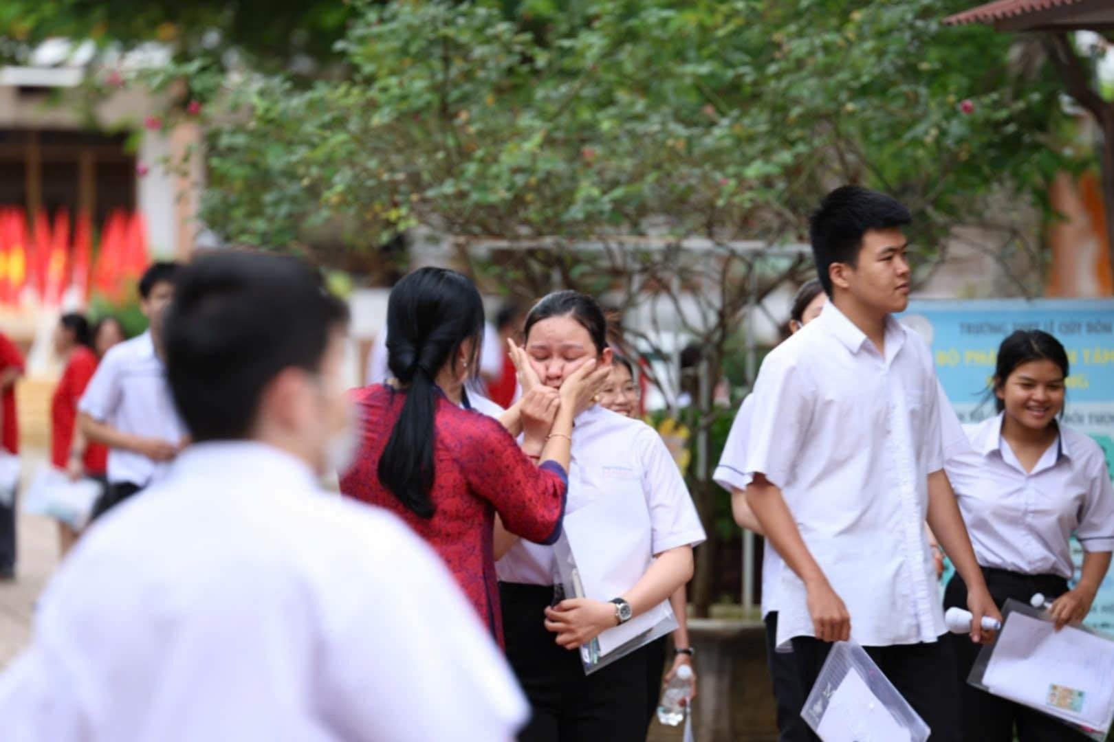 Nhìn lại kỳ thi tốt nghiệp THPT 2025: Đề thi mới có 