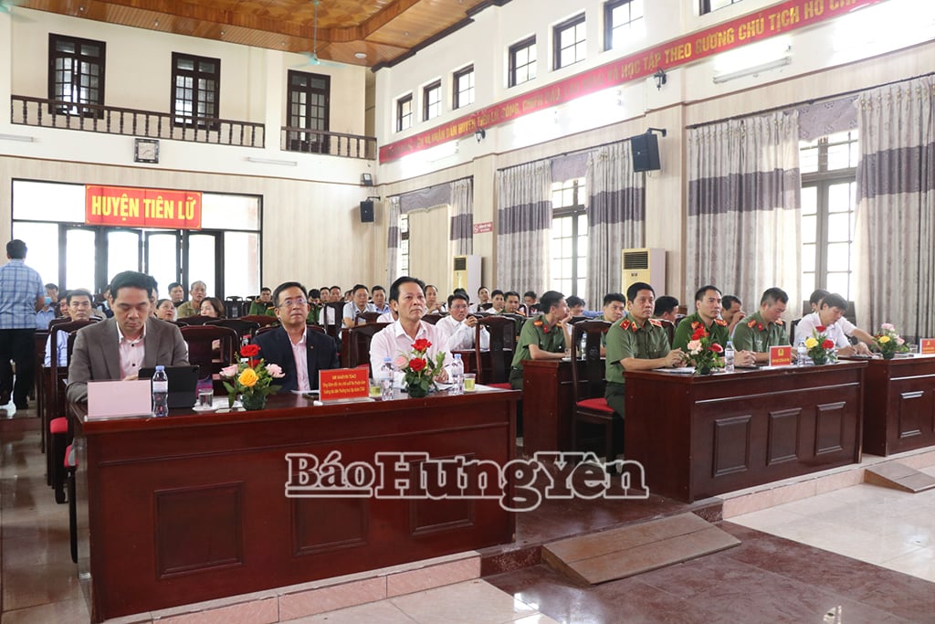 Các đại biểu dự hội nghị