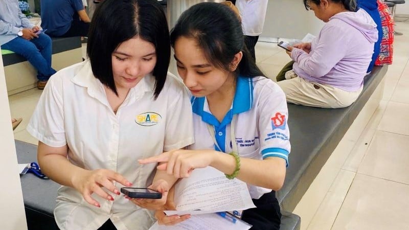 Instrucciones a las personas para completar los procedimientos a través del portal de servicio público en el Comité Popular del Distrito 1, Ciudad Ho Chi Minh.