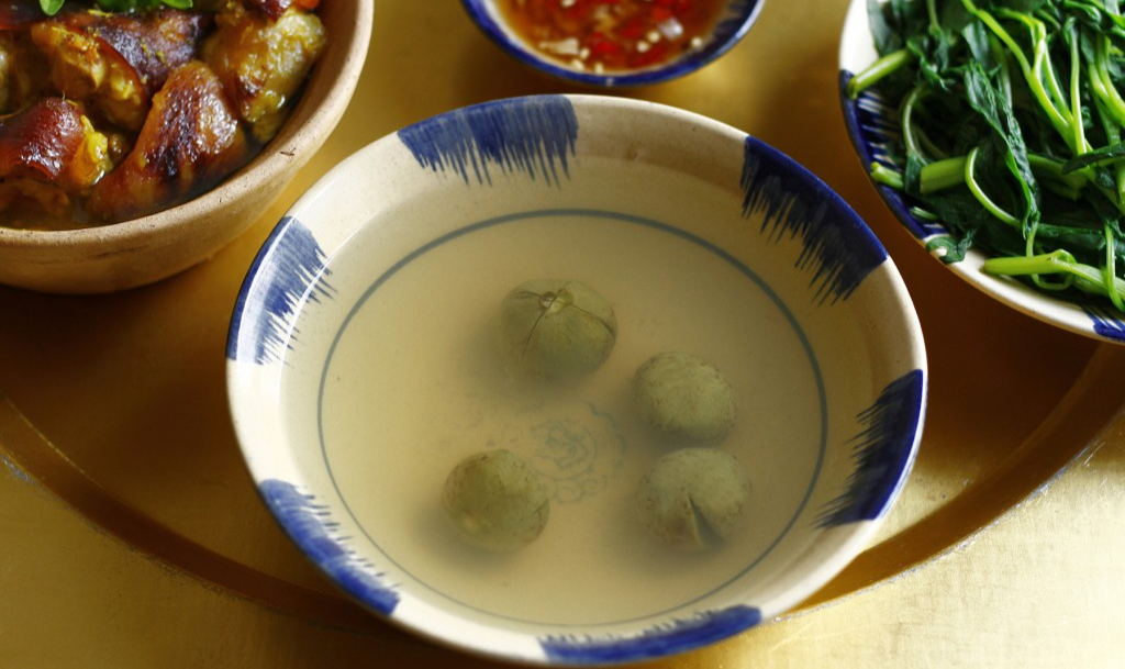 Canh rau muống dầm sấu
