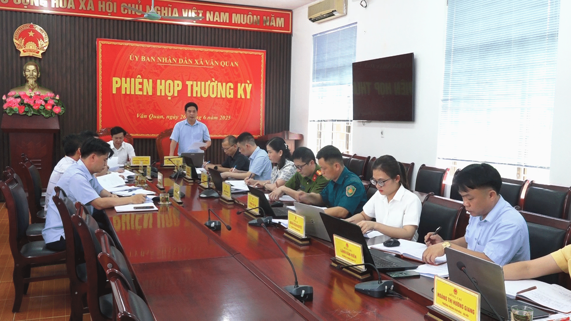 Regular meeting of new Van Quan commune