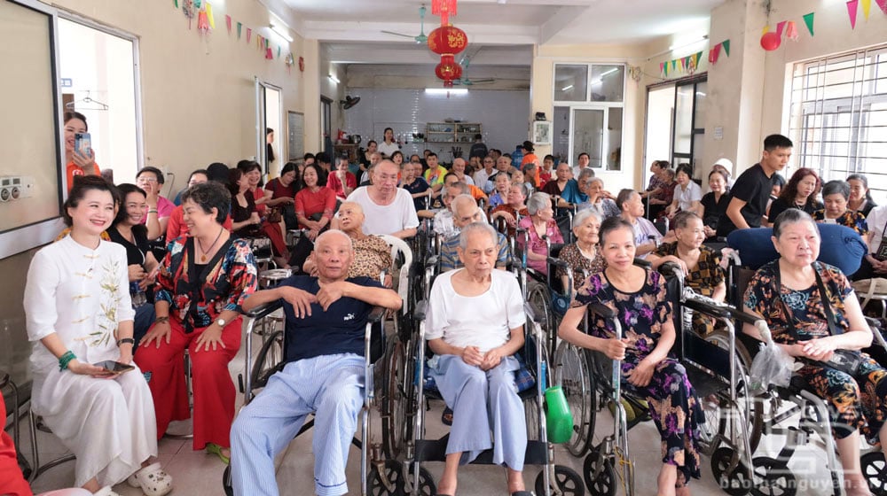 The center is caring for and nurturing 80 vulnerable people, including: orphans, abandoned children, people with disabilities, the elderly, lonely people with no place to rely on, and other volunteers.