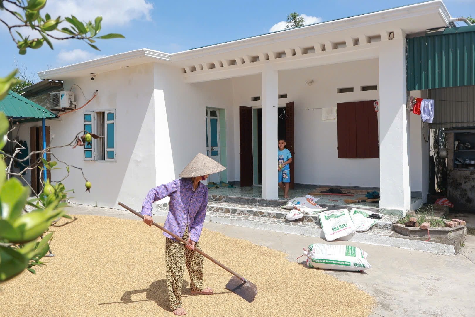 Xóa nhà dột nát cho cựu chiến binh ở Hải Dương