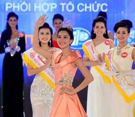 Nhìn lại những trang phục Final Walk của các nàng hậu Việt - Ảnh 5.