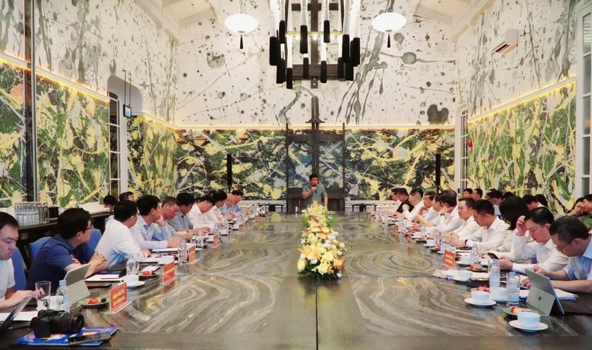 Quang cảnh buổi làm việc