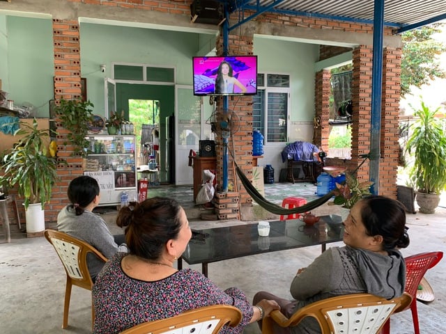 Quê nghèo Xuân Lãnh rộn ràng cùng tân Hoa hậu Việt Nam Hà Trúc Linh- Ảnh 1.