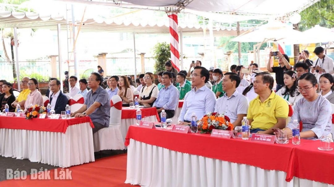ប្រតិភូចូលរួមកម្មវិធី។