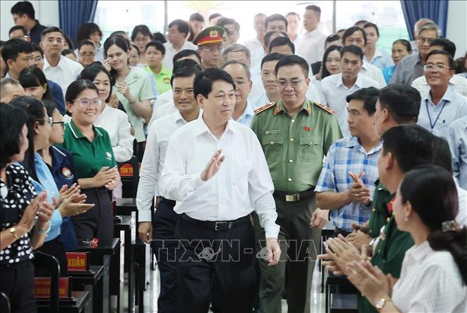 Chủ tịch nước Lương Cường tiếp xúc cử tri hai huyện Hóc Môn và Củ Chi