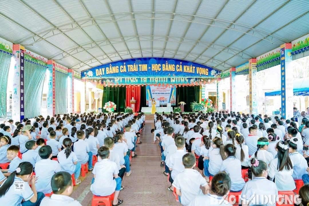 gen-n-hoi-cuu-chien-binh-nam-sach(1.jpg)