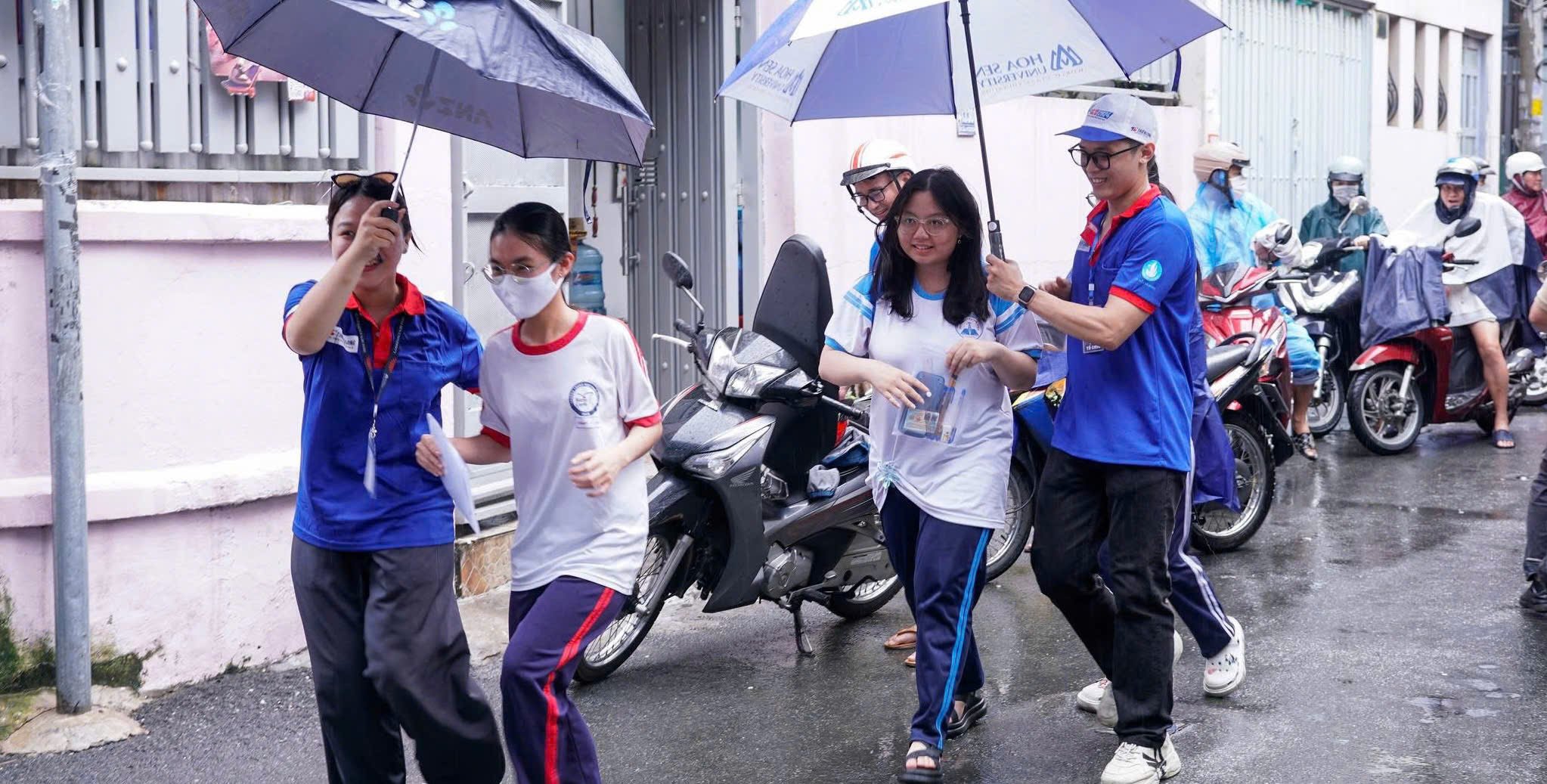 Nhìn lại kỳ thi tốt nghiệp THPT 2025: Đề thi mới có 