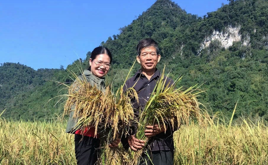 Chị Lý Thị Hồng, công chức Địa chính - Nông lâm, xã Xuân Dương (huyện Na Rì, tỉnh Bắc Kạn).