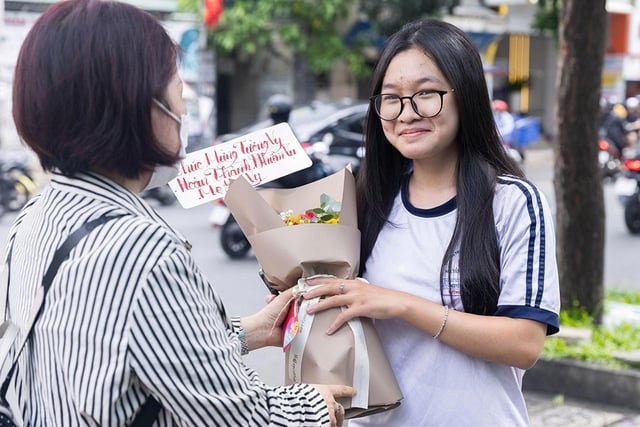Đề thi tốt nghiệp THPT 2025: Độ khó gây sốc Đối với học sinh - Ảnh 3.