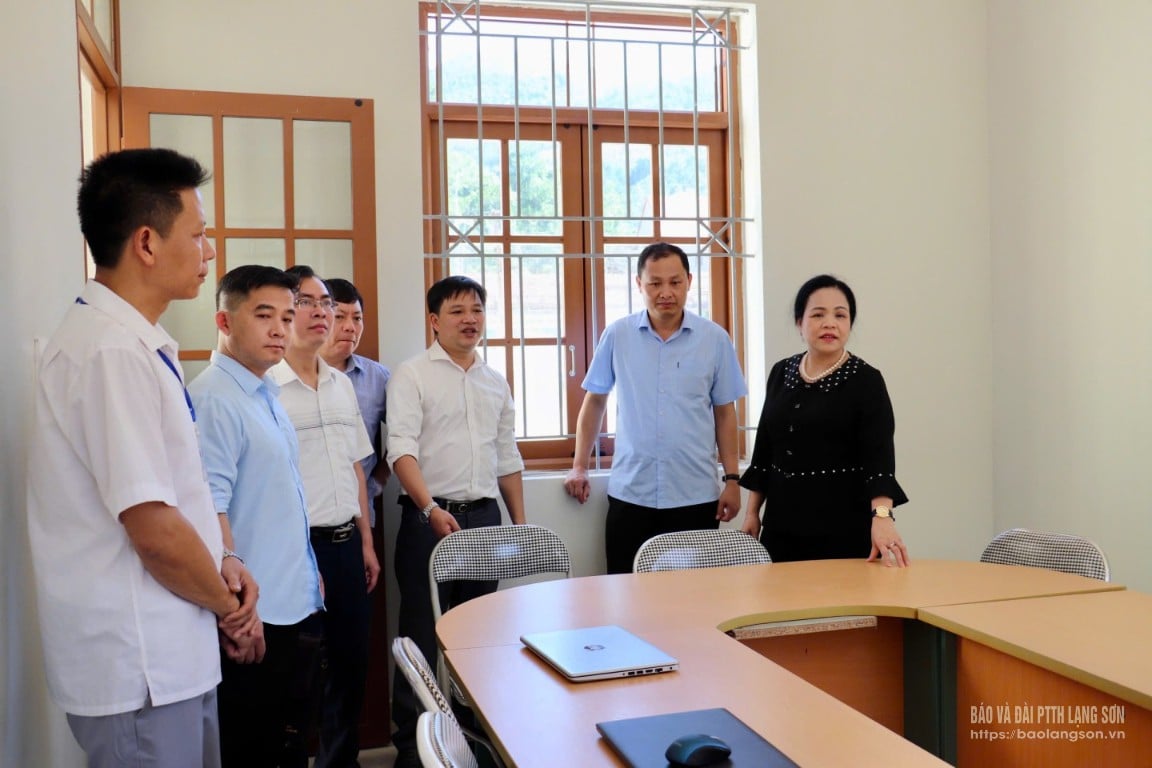 Working group inspects the office of Thai Binh Commune People's Committee