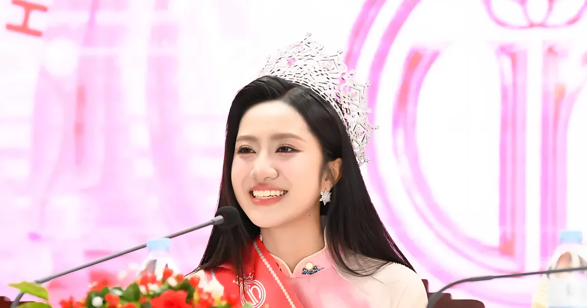 Tân Hoa hậu Hà Trúc Linh trải lòng sau đăng quang