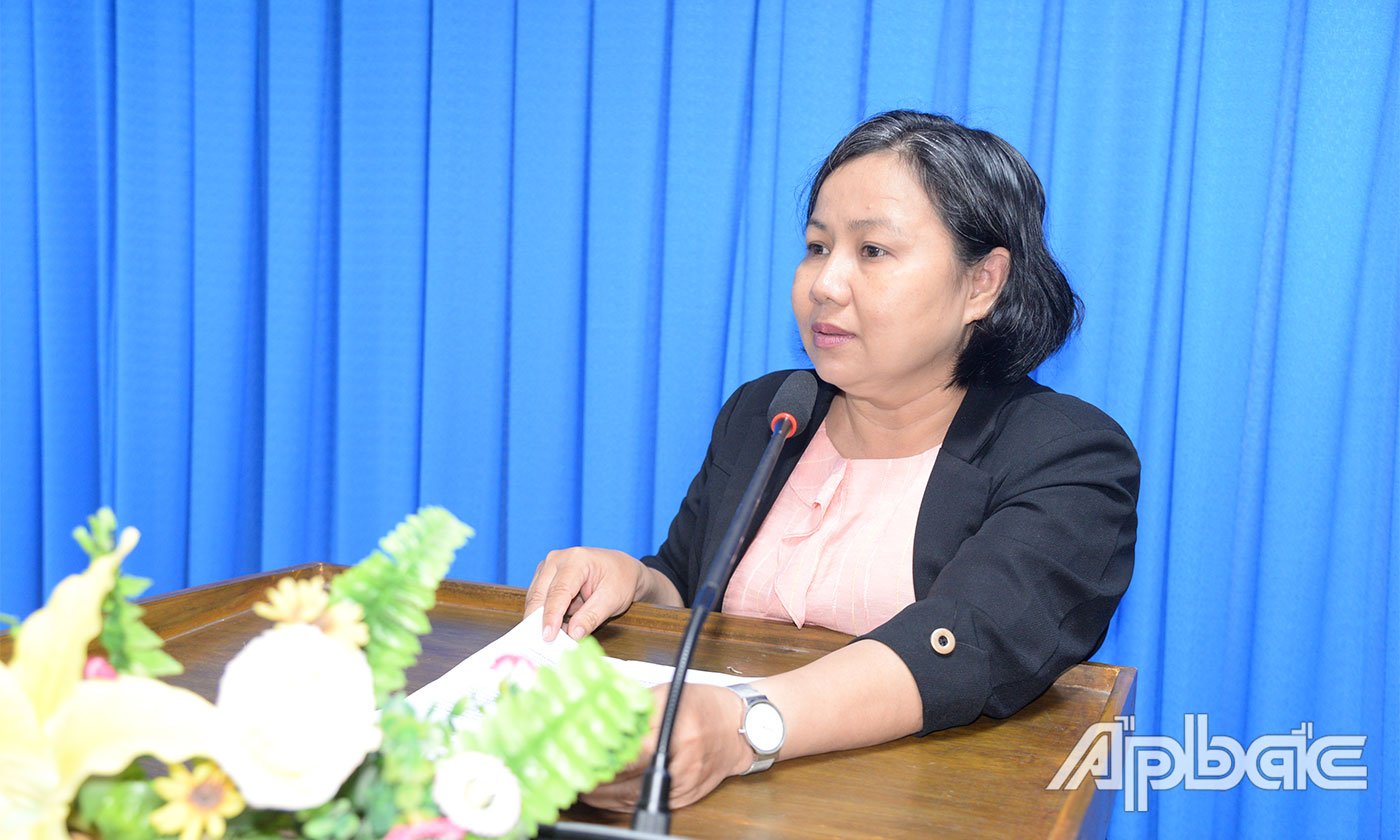 Đồng chí Nguyễn Trần Thanh Tuyết phát biểu tại hội nghị.