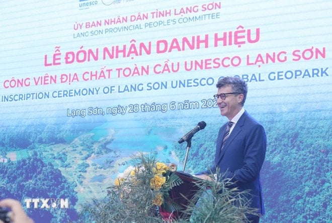 ttxvn-2806-cong-vien-dia-chat-lang-son-2.jpg