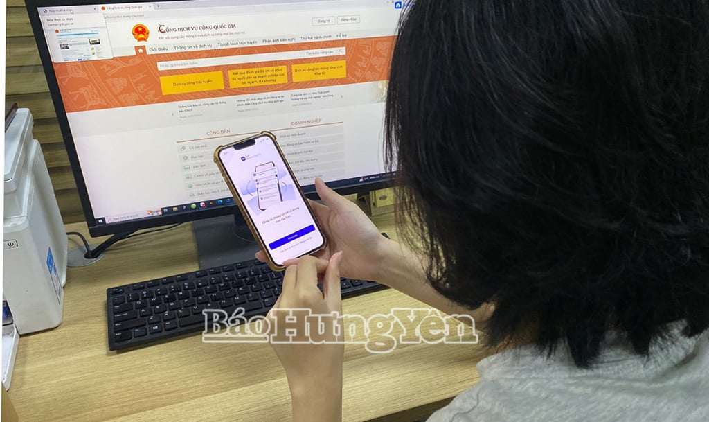 التوقيع الرقمي الشخصي على الهاتف المحمول سيسمح بأداء الخدمات على الفضاء الإلكتروني عبر الإنترنت، العملية برمتها