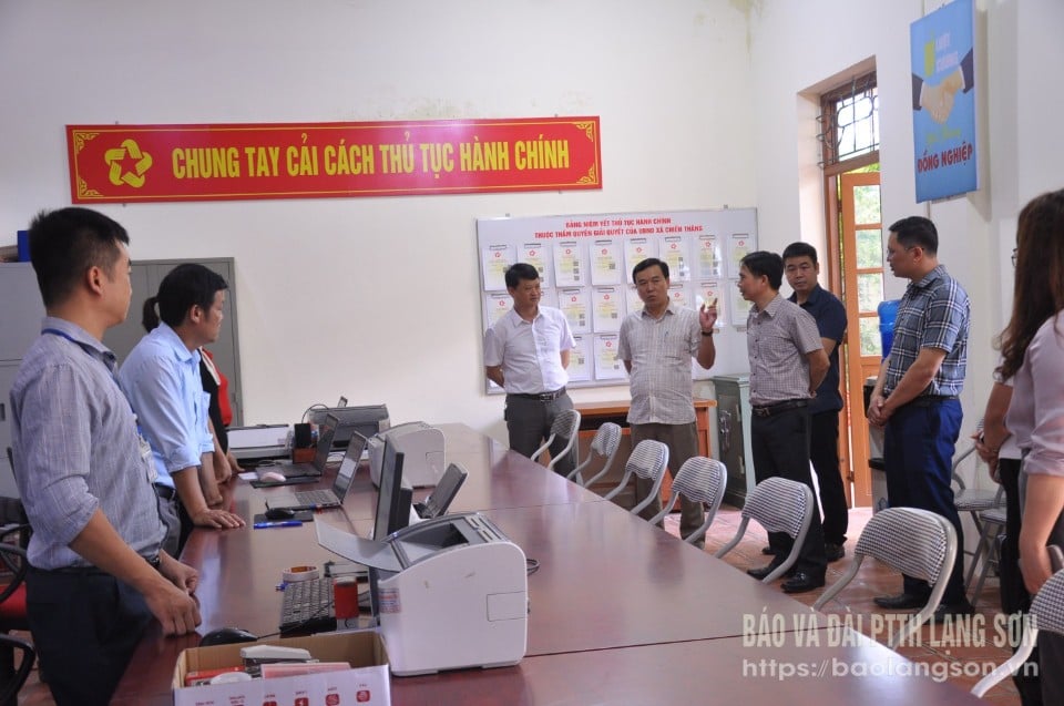 Inspection team of the operation of the Chien Thang Commune Public Administration Service Center