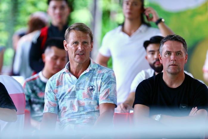 Cựu ngôi sao Man United đối đầu nhau trên sân Pickleball- Ảnh 4.