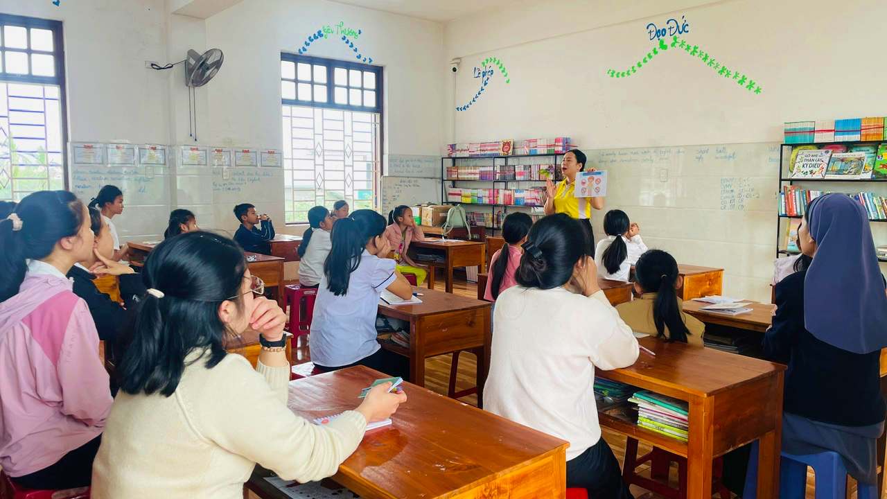 គាំទ្រកុមារកំព្រាជាមួយនឹងជំនាញជីវិត