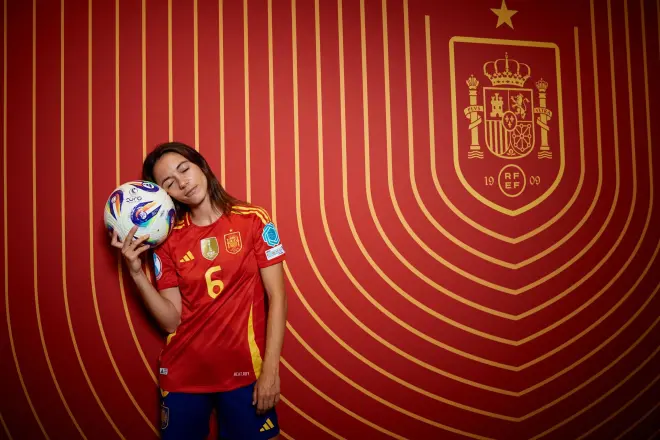 EURO nữ 2025: Quả bóng vàng nhập viện vì viêm màng não - ảnh 1
