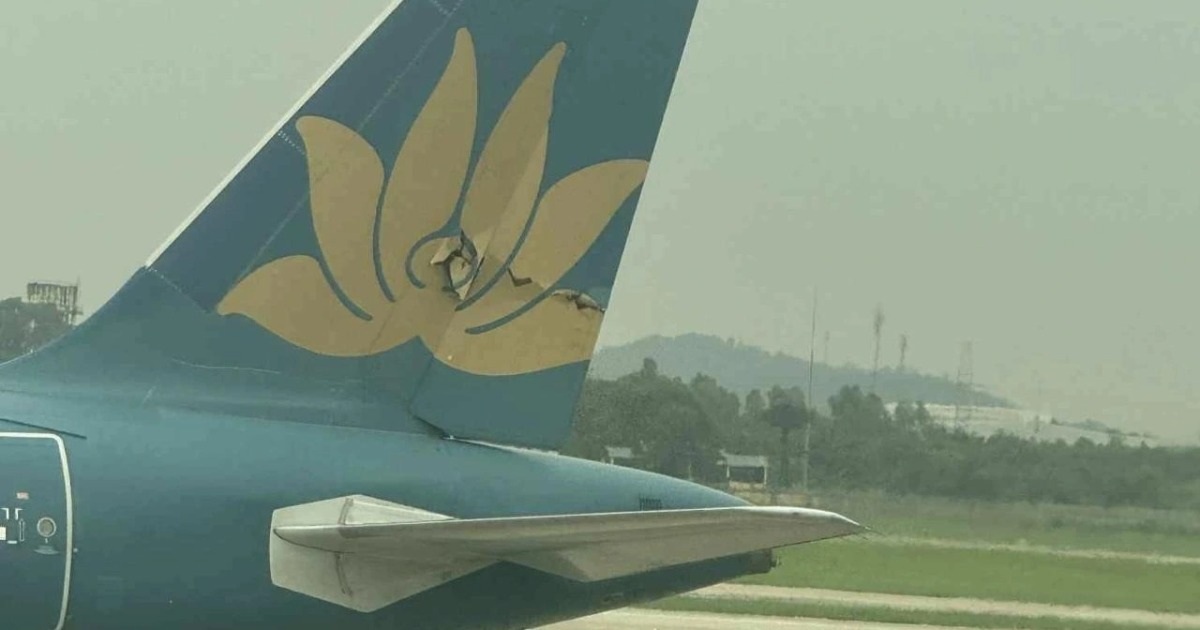 Vụ 2 máy bay Vietnam Airlines va quệt tại Nội Bài: Đình chỉ 4 phi công