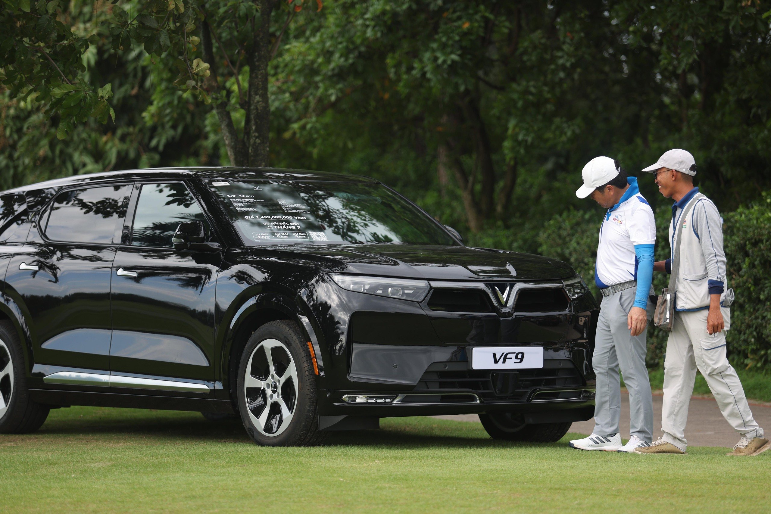 Những cú swing ấn tượng tại giải Golf 