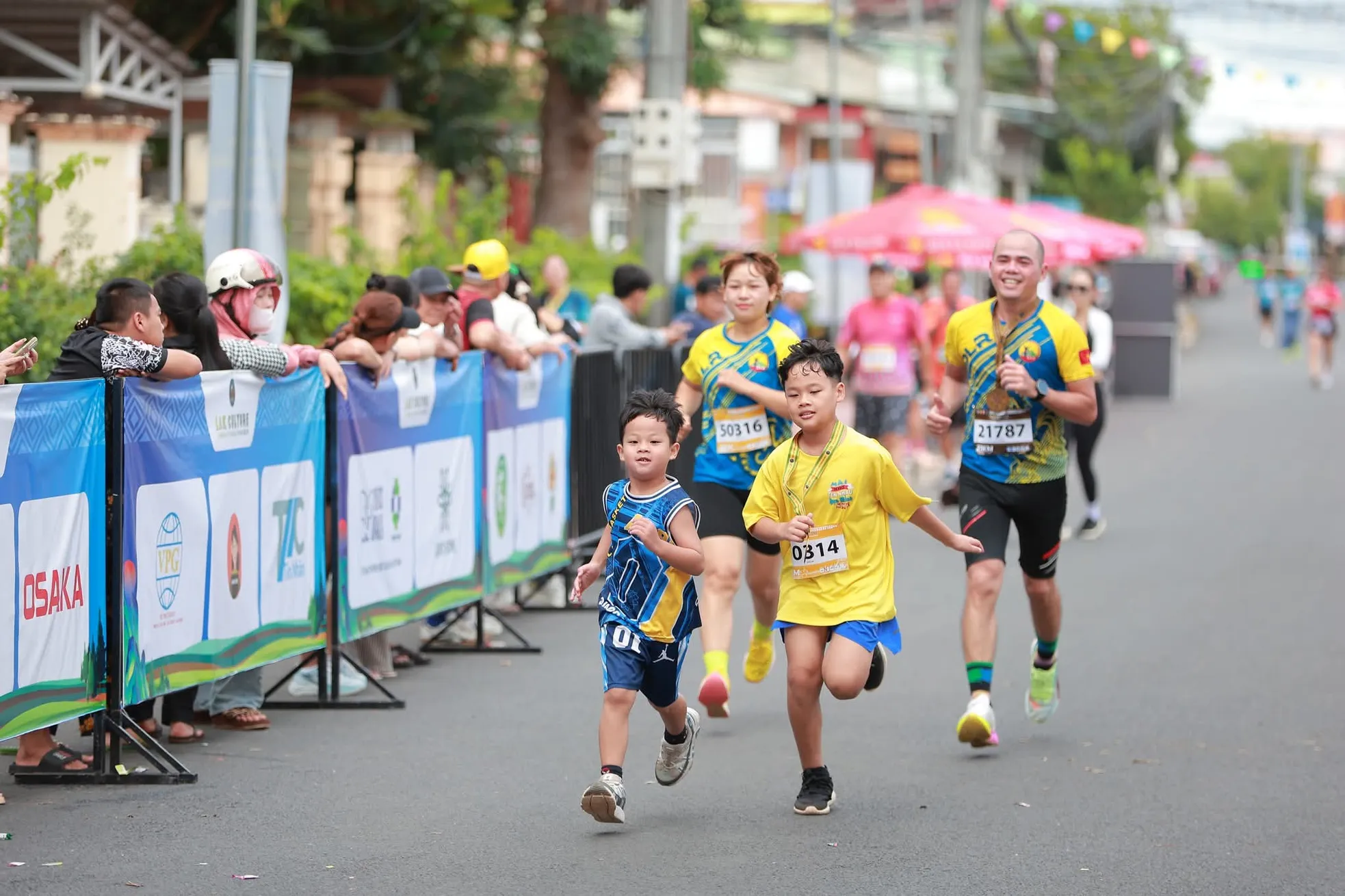 Hàng trăm runner đua tài, khám phá văn hóa M'nông, hướng về cộng đồng ảnh 7