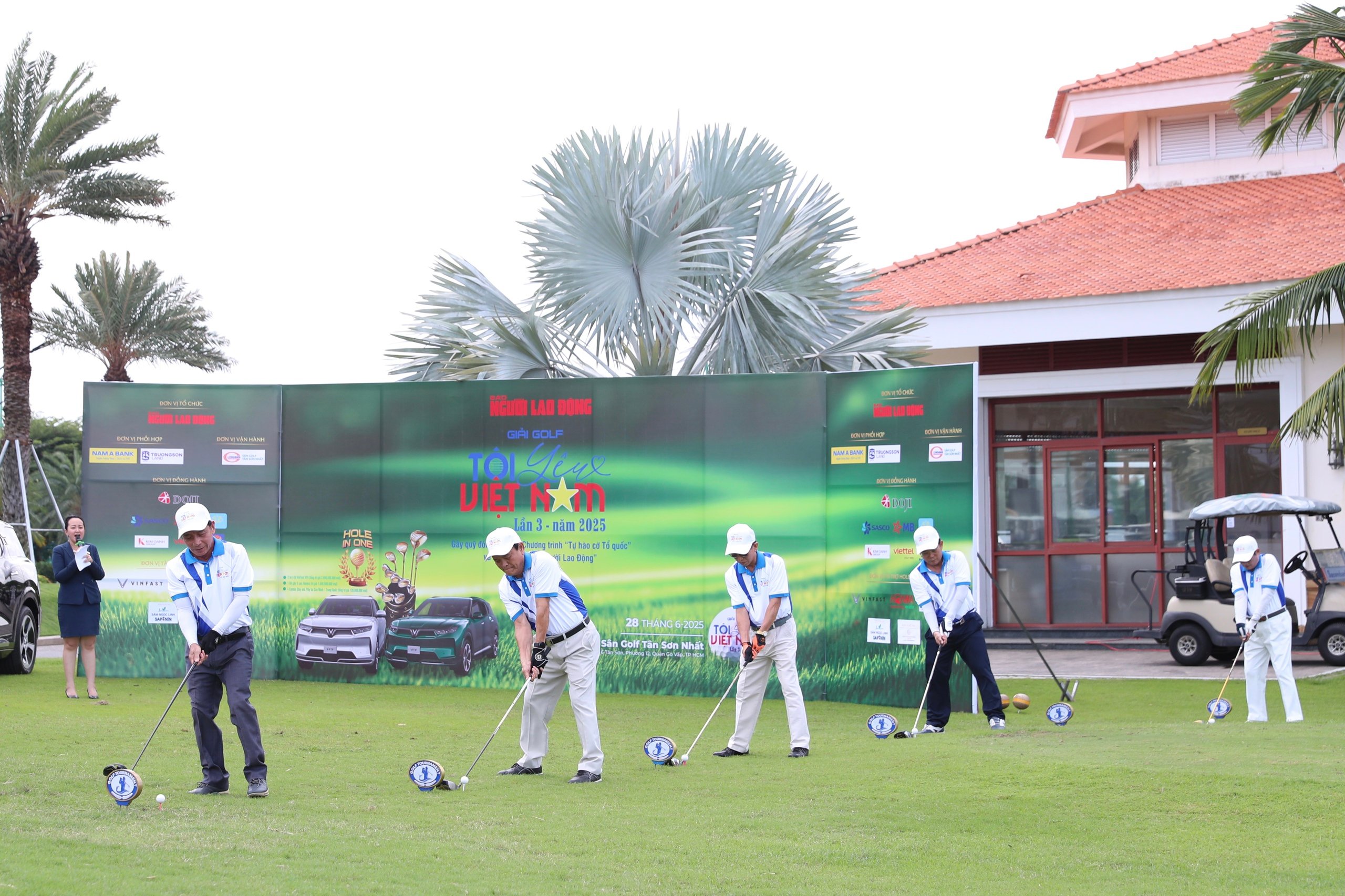 Những cú swing ấn tượng tại giải Golf 