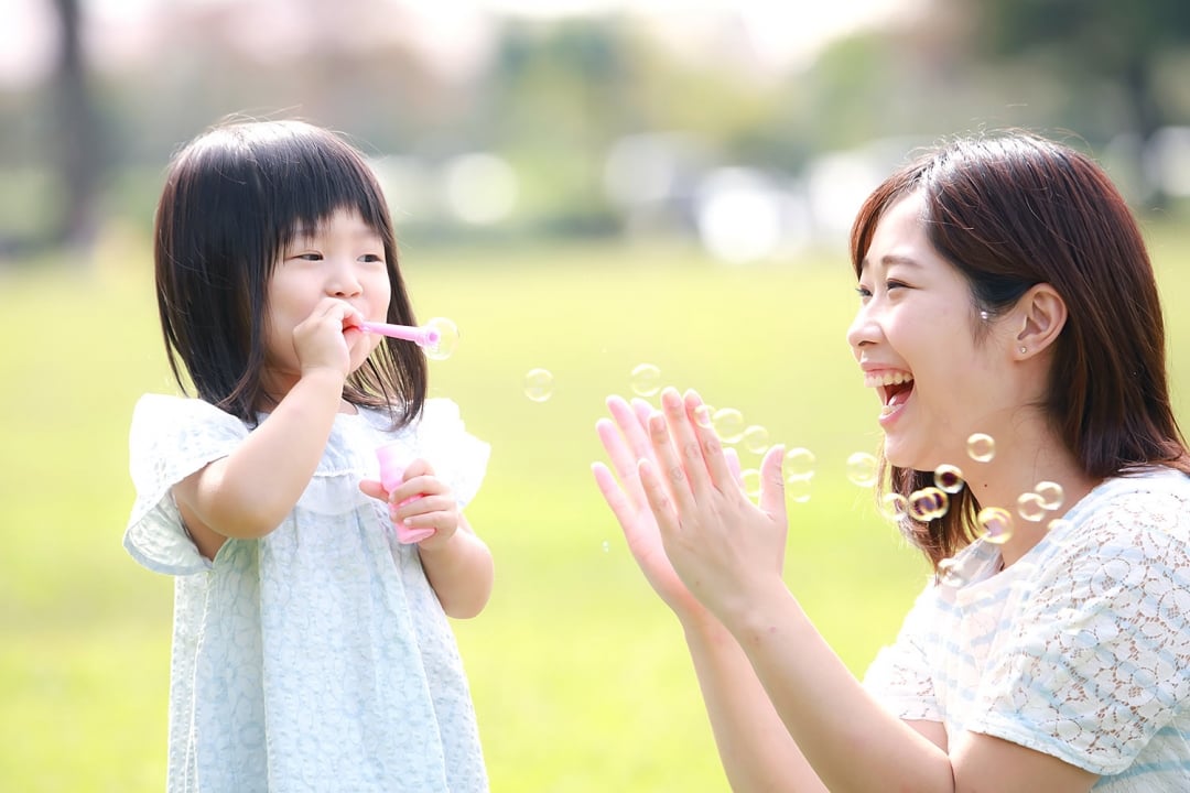 Vui chơi cùng con. Ảnh minh họa: Internet