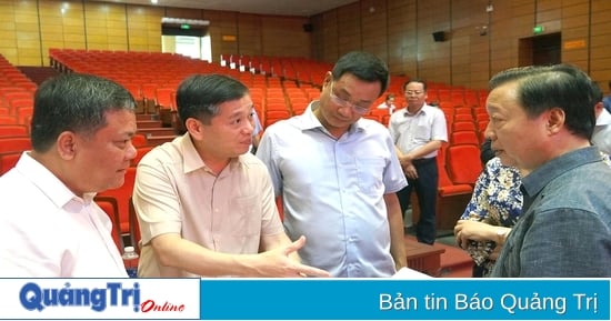 Phó Thủ tướng Chính phủ Trần Hồng Hà kiểm tra công tác chuẩn bị lễ công bố sáp nhập đơn vị hành chính