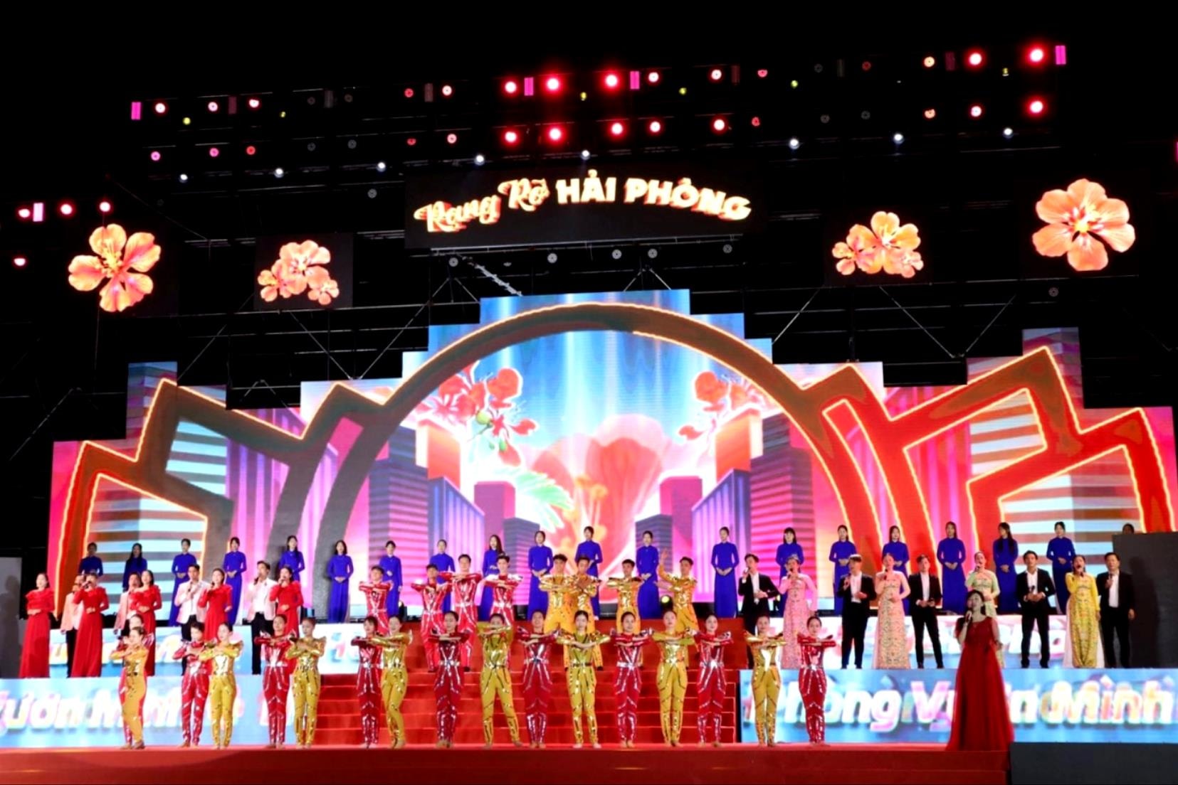 Tổng duyệt chương trình nghệ thuật đặc biệt ‘Rạng rỡ Hải Phòng’