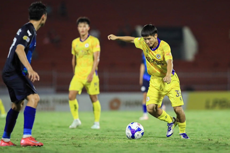 Độc lạ bóng đá Việt Nam: Hà Nội FC có thể dự giải châu Á nếu… SLNA thắng đội CAHN- Ảnh 1.