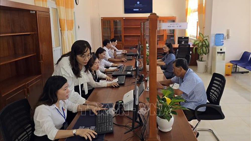 Trung tâm phục vụ hành chính công phường An Xuyên (mới), tỉnh Cà Mau vận hành thử nghiệm, kết nối thông tin đảm bảo an toàn, thông suốt