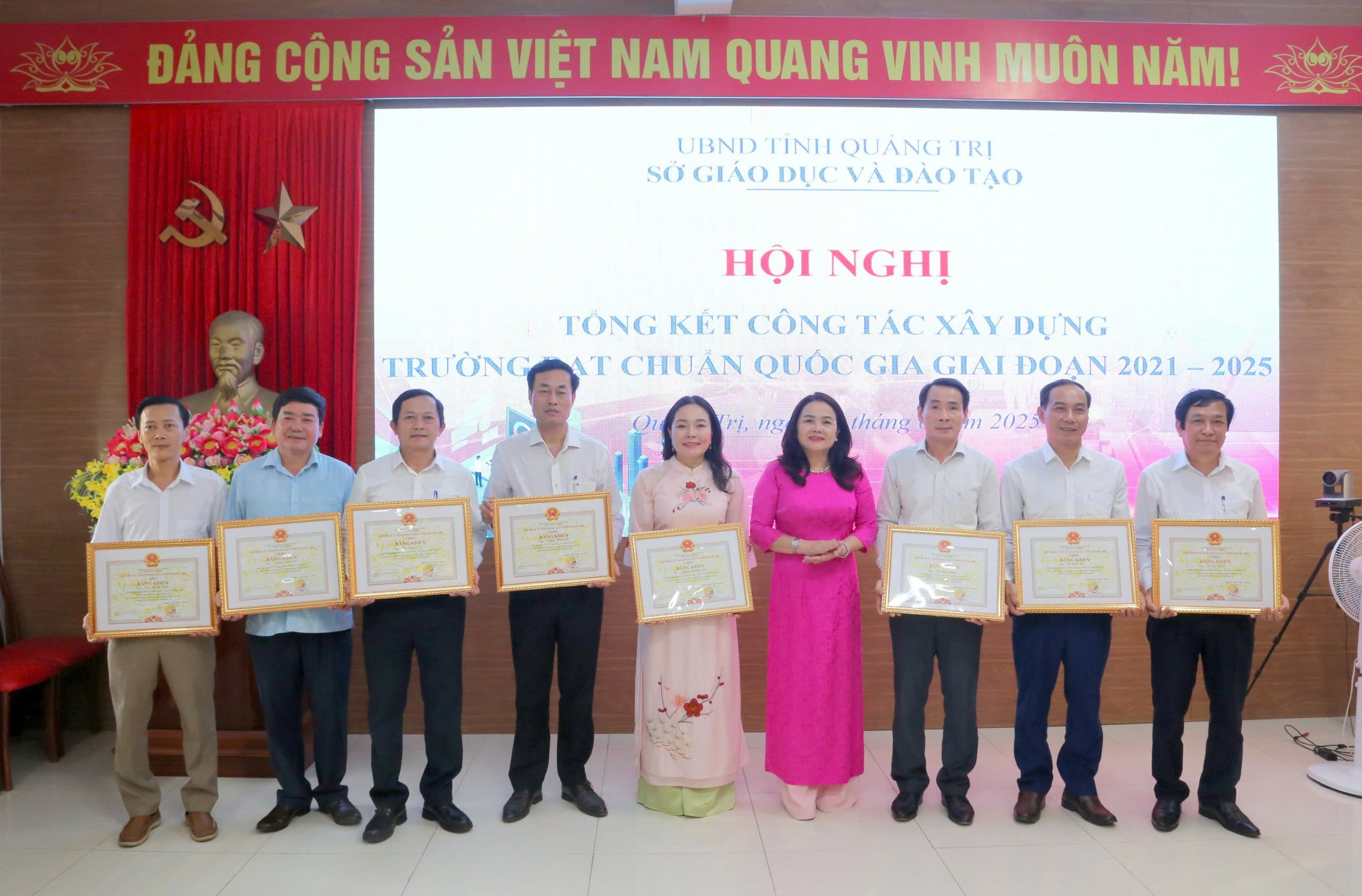 ខេត្ត Quang Tri មានសាលាចំនួន ២៣៤/៣៦៥ ដែលបំពេញតាមស្តង់ដារជាតិ។