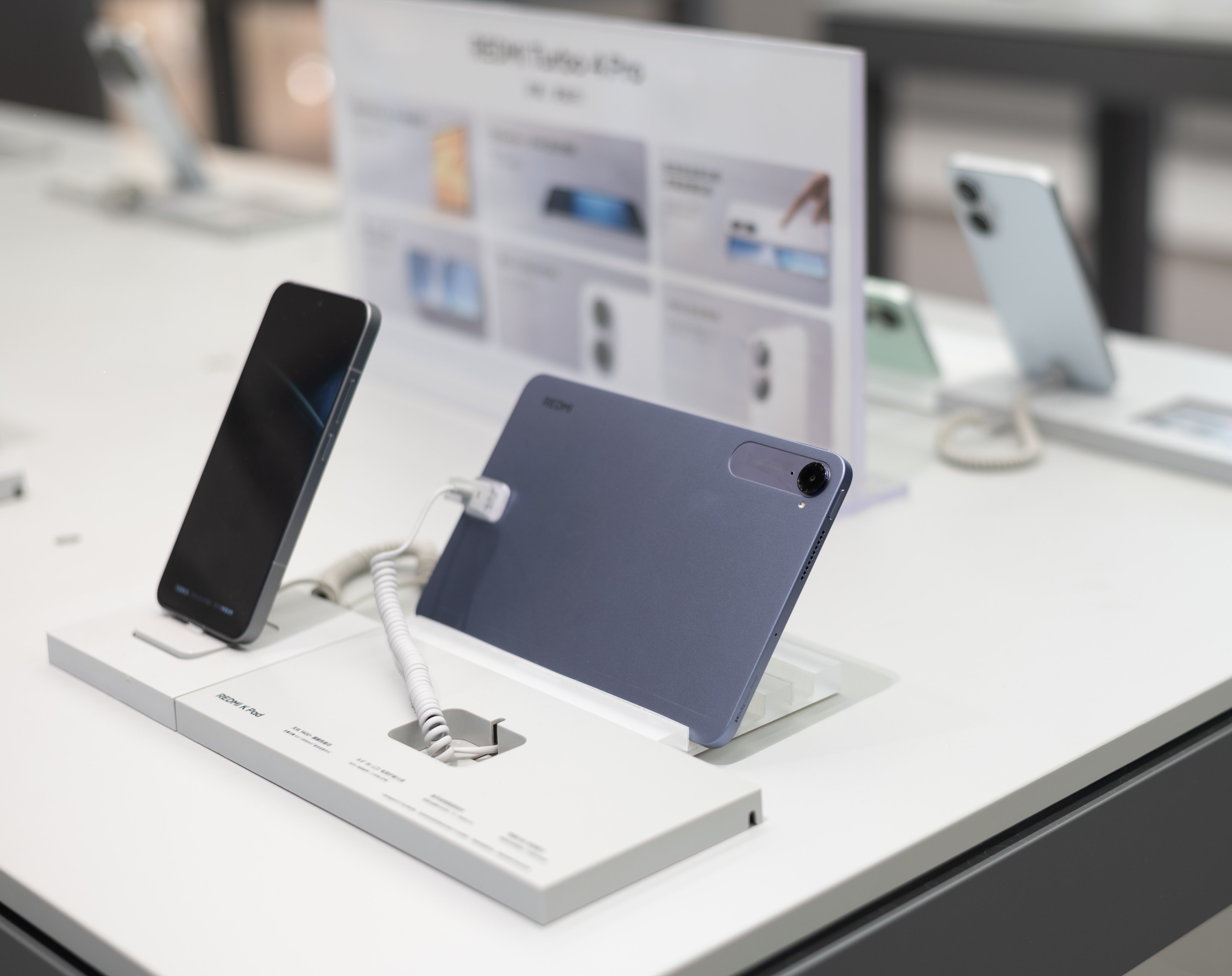 Tren tay Redmi K Pad anh 2