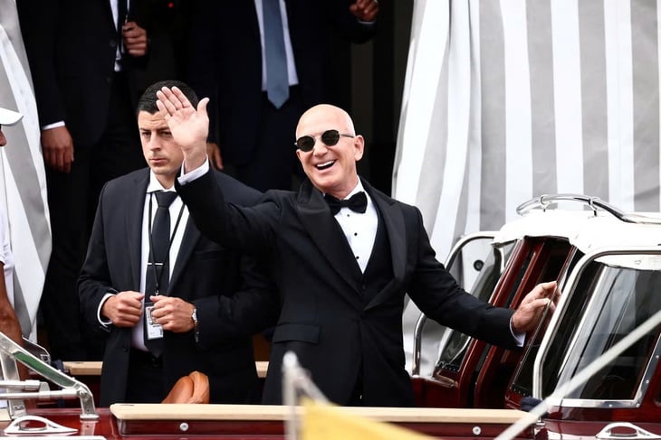 Jeff Bezos - Ảnh 5.