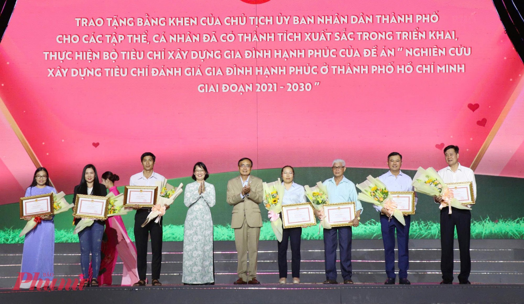 Tại sự kiện , UBND TPHCM tặng Bằng khen cho UBND TPHCM tặng Bằng khen cho cho 26 tập thể, 15 cá nhân đã có thành tích xuất sắc trong triển khai, thực hiện Bộ tiêu chí xây dựng gia đình hạnh phúc