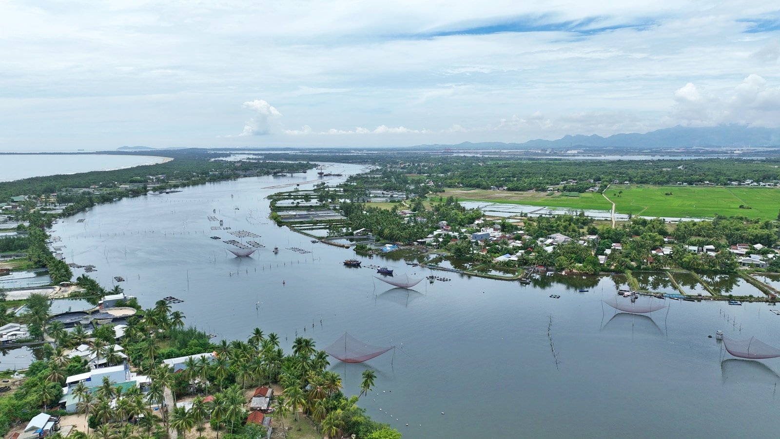 ឆ្នេរ ៣