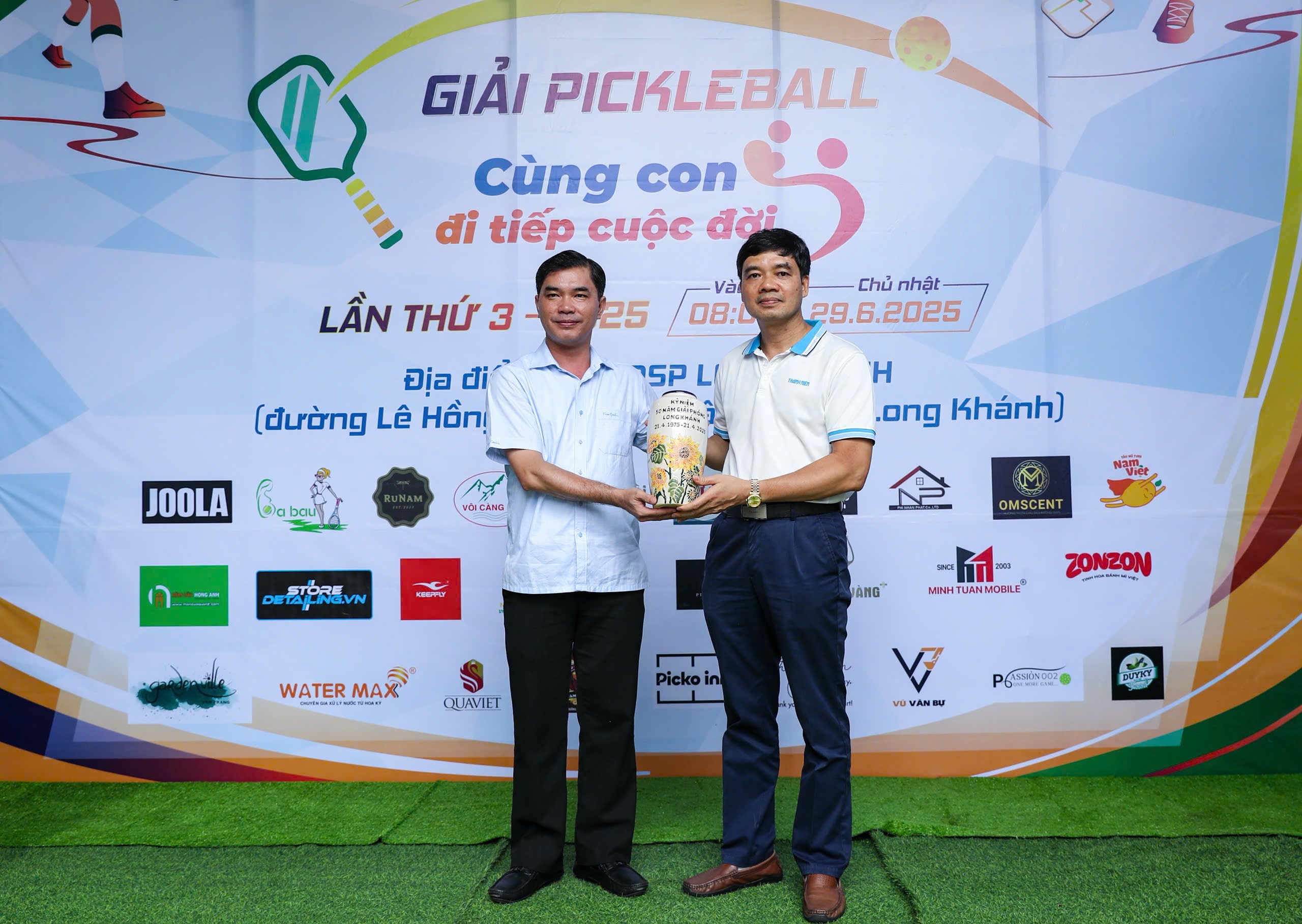 Trao trực tiếp 150 triệu đồng tại giải pickleball 'Cùng con đi tiếp cuộc đời' lần 3- Ảnh 23.