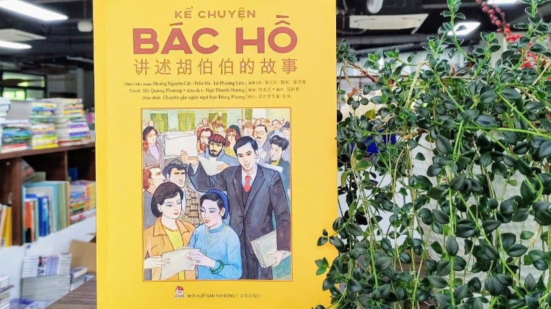 Zweisprachige vietnamesisch-chinesische Ausgabe von „Telling Uncle Ho’s Stories“.