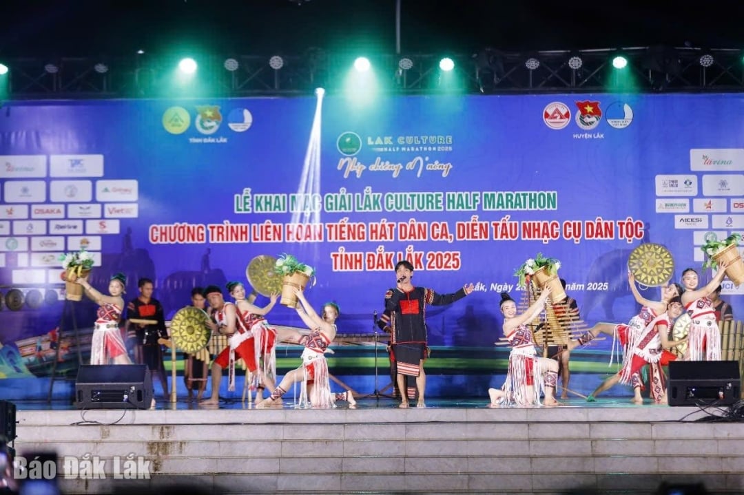 Tiết mục văn nghệ đặc sắc tại chương trình.