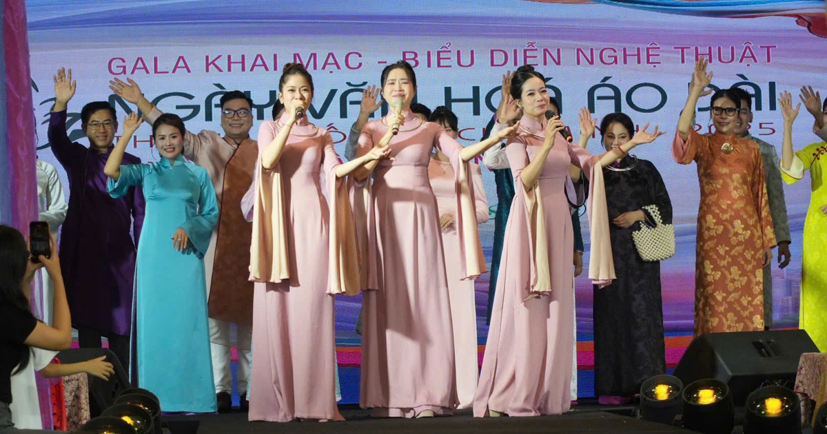 ការរចនាម៉ូដ Ao Dai ជាង 100 ត្រូវបានសម្តែងនៅឯ 'Ao Dai Tri An' gala