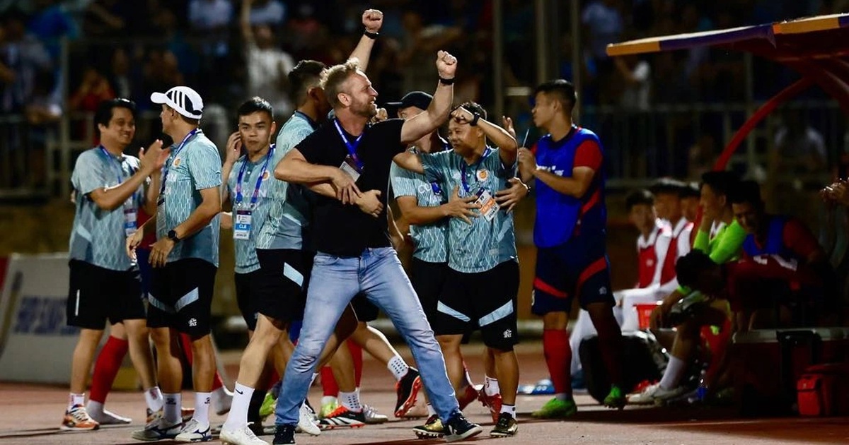 المدرب مانو بولكينج: "إذا أراد اللاعبون الفيتناميون المشاركة في كأس العالم، فعليهم السفر إلى الخارج"